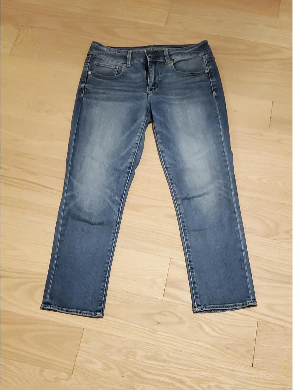 American Eagle Artist Crop Super Stretch Jeans Size 6
